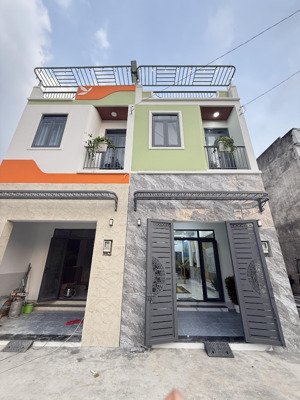 nhà 1 lầu xây mới 3pn full nội thất cao cấp. dt. 4m x 14m -giá tốt - gần chợ đường - hà huy giáp