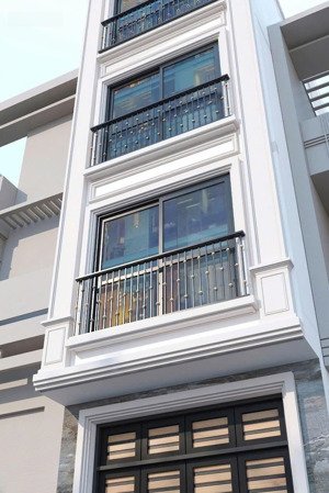 siêu phẩm ỷ la- dương nội * 35m2 * 5 tầng * giá 4,8 tỷ * tiện ích ngập tràn