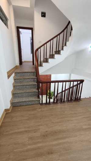 bán nhà lô góc mặt ngõ thông gần mặt phố mậu lương - kdt xa la - chỉ hơn 6 tỷ, 5 tầng, về ở ngay.