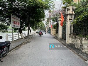 cần bán 44,9m2 nhà 4 tầng mặt hồ bồ đề. view hồ đẹp, vừa ở vừa kinh doanh buôn bán