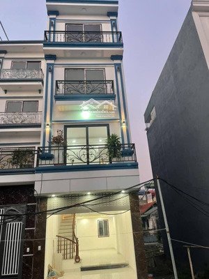 chính chủ -cần bán nhà gấp. ace nào chốt trong 10 ngay chủ nha tặng ngay 1 chi vàng bảo tín a