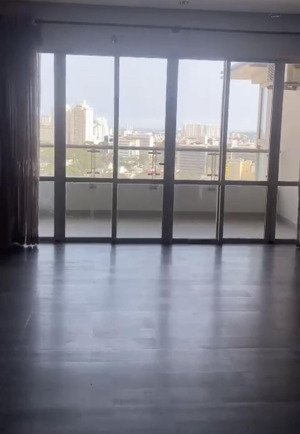 độc quyền cần bán căn hộ văn phòng the everrich 1 , diện tích 161m2, giá tốt