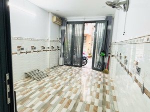cho thuê nhà hxh lò gốm - phan văn khỏe q6 - 3.4x10 trệt 1 lầu 2pn chỉ 9,5tr/th