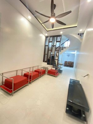 cho thuê nguyên căn nhà mê linh mới sửa đẹp