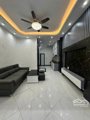 -siêu phẩm thanh xuân 6 tầng thang máy-full nội thất vip-lô góc cực đẹp-gần phố-ngõ thông, rộng-rẻ
