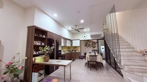 bán nhà mặt tiền 6 tầng tại sầm sơn, 5,5x24m, 122m2 11pn, full nt. chỉ 34ty9