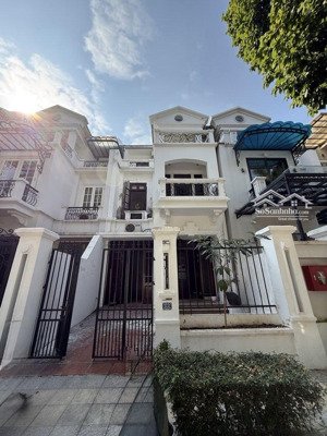 bán biệt thự sân vườn c2 ciputra, 126m2 x 4 tầng, 46 tỷ, sổ đỏ, lh mr tuan: 0982 sáu bốn 2377.