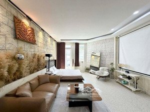 bán nhà 5 tầng lô góc ngay cạnh phan xích long . phú nhuận