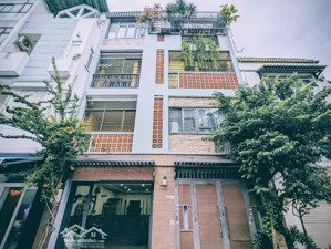 bán nhà phố hiện đại _ quận 8_96m2(8x12) _ chỉ 18 tỷ _ 4 tầng_giáp quận 1,5,3 _ thiết kế đẳng cấp