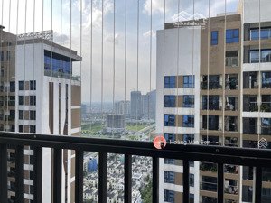 gia đình cần bán nhanh 2pn2wc 6th element căn góc 87m2 hướng mát, tầng 19 trước 20/12 để đi định cư