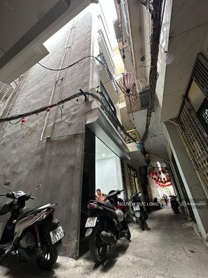 mặt ngõ 228 đội cấn 30m x 6 tầng- mt 4.3m - chào 11.5 tỷ - nhà đẹp ở ngay- gần phố