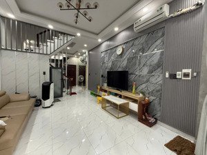 chỉ 5.35 tỷ !! có ngay nhà cực đẹp (4x12) hẻm 242 bà hom q6