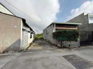 bán lô đất rộng giá rẻ , sổ riêng thổ cư gần trung tâm thạnh phú giáp biên hoà