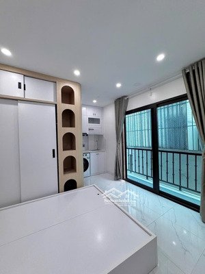 toà mới ở 109 quan nhân , s rộng 25m2 , ban công thoáng mát