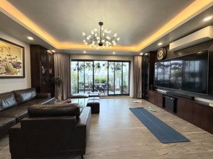 nhà 75m2 - 7 tầng thang máy - ngọc lâm - ô tô 7 chỗ đỗ cửa - 10 phút sang bờ hồ trung tâm thủ đô