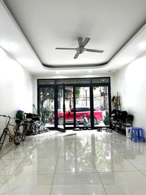 bán nhà nguyễn đức cảnh, hoàng mai.dt 60m2 7t mặt tiền 5m giá 19,7tỷ .lh 