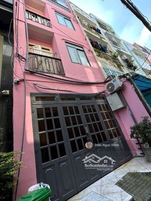 hẻm 1 sẹc nguyễn trãi q1 . nhà 4 tầng 7 phòng khép kín dòng tiền 40tr/tháng
giá 10.5 tỷ .