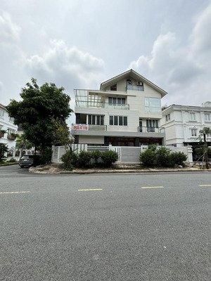 bán góc 2 mặt tiền nguyễn văn hưởng khu thảo điền 1 - dt 17x28m - hầm 5 tầng - giá 117 tỷ