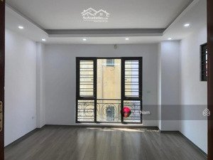 bán nhà phố nguyễn lương bằng, 30m ra phố, ngõ ba gác, thông, kd cho thuê, thang máy , giá : 11 tỷ