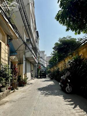 Bán Nhà Đường Láng - Đống Đa, 51m, 4 Tầng, Ngõ ô tô, Cách phố lớn 20m, Ở/Văn Phòng