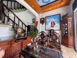 ngay trục đại lộ cảnh quan sông hồng, nhà an dương vương, sát trường mầm non nhật tảo, ô tô đỗ cửa