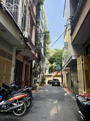 Bán Nhà Trần Duy Hưng - Cầu Giấy, 38m, 5 Tầng, Ô tô 7 chỗ vào nhà, gần phố, kinh doanh Spa