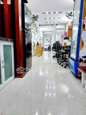 hxh tránh phú nhuận , ngay lê văn sỹ - huỳnh văn bánh - 42m2 - 3 tầng nở hậu - hoàn công đủ - chỉ 6