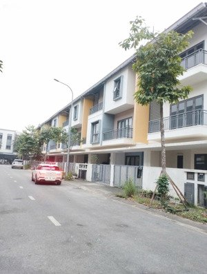 chính chủ bán căn góc xẻ khe belhomes vsip 105m²- mt: 7m - giá chỉ 6,8 tỷ, sẵn sổ đỏ