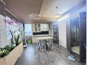 nhà phố nguyễn văn cừ 52m2, 5 tầng, 6 ngủ, 11.75 tỷ