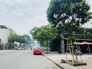 bán nhà dân xây 7 tầng + 1 bán hầm, thang máy phố lâm hạ. dt 110m. 30,5 tỉ. gara 6 oto. 