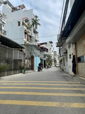 cực hiếm có bán phố tư đình ngõ rộng 2 ô tô tránh 2 thoáng trước sau hàng xóm himlam full nội thất