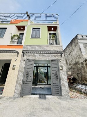 nhà xây mới 3pn giá rẻ q12 cuối hà huy giáp gần gò vấp