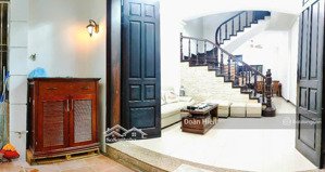 nhà to rộng p giảng võ, 50m2*5t ngõ thông, gần ô tô dừng đỗ, trước nhà thoáng, không qh, ở/cho thuê