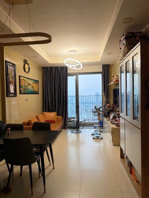 cho thuê the pegasuite diện tích 68m2 - 2pn-2wc . giá 12.5 triệu . full nội thất mới