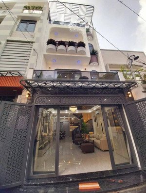 lên sóng 1 siêu phẩm nằm trên đường lý phục man, quận 7- xe hơi ngủ trong nhà giá 4,39 tỷ/ 65,5m2