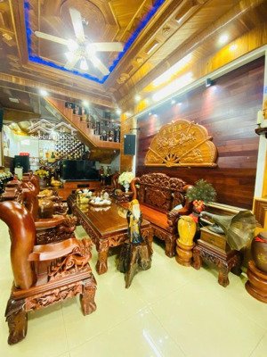 nhà 5 tầng full nội thất gỗ lim sát mt lê văn khương