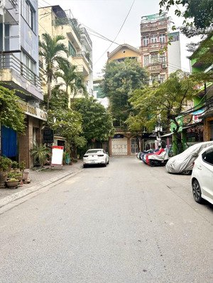 bán hộ anh trai - chính chủ ba đình - 75m2 8tầng mt 7,5m ngõ thông thang máy dòng tiền 150triệu