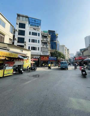 bán nhà mặt phố , trung kính, 46m2 , mt 7m, ô tô vào nhà , 31 tỷ có thương lượng