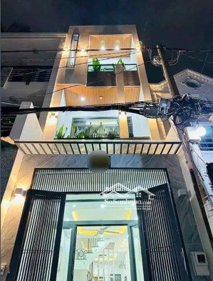 bán gấp nhà bình thạnh cạnh quận 1, vị trí tốt di chuyển trung tâm