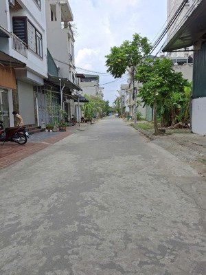 cần bán đất dịch vụ tân tây đô. đất dịch vụ trạm trôi.