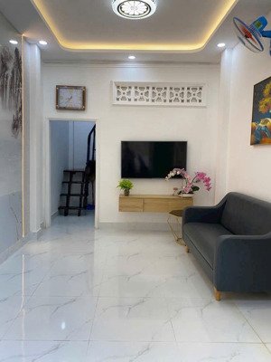 cần bán nhà ngay nguyễn gia trí, f25 bình thạnh .