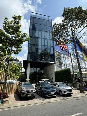 tòa nhà mt nguyễn hữu cảnh, q. bình thạnh - dt: 8x20m - hầm 8 tầng - hđt: 300 triệu - giá: 50 tỷ