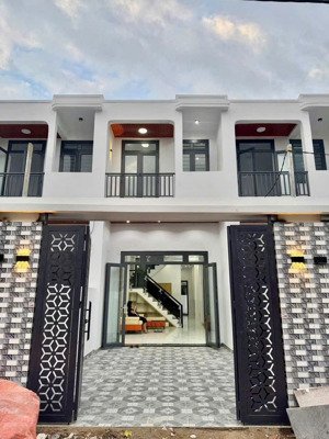 bán nhà ngay chợ bà miêu-gần bến đò bà miêu-sổ riêng thổ cư, thanh toán 600tr nhận nhà