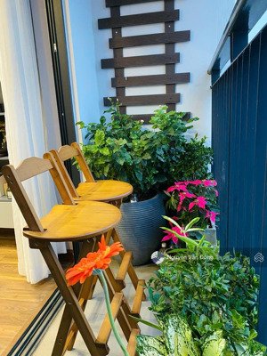 gia đình cần chuyển nhượng căn hộ đẹp dự án golden palace mễ trì, tặng nội thất full đẹp, sổ đỏ sẵn