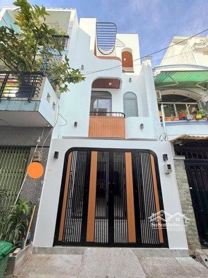 nhà trung tâm quận 10 sư vạn hạnh 50m2 giá chỉ 3,5 tỷ