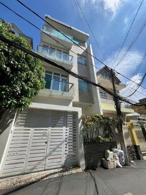 bán nhà hxh 1 trục đường lê đức thọ p17, ngay công viên gò vấp, dt: 6.5 x 15m, trệt 3 lầu