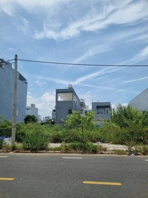 cần bán lô lê sỹ hòa xuân sát sông đường 10,5 m giá rẻ nhất thị trường