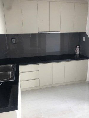 cho thuê 2pn 2wc happy one central, hướng đông giá 7tr/th nhà mới, 3 máy lạnh, rèm