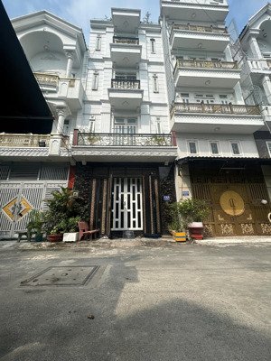 nhà 1/ khu vip hiệp thành đường 10m - ngang 5m đúc 1 trệt 3 lầu