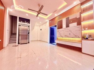 quanh 9 tỷ nhà 5 tầng thang máy mới tinh, full nội thất cao cấp ô tô đỗ cổng, hà cầu - hà đông